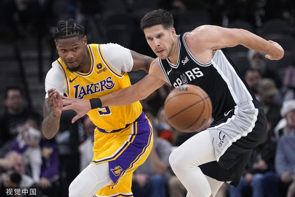 他用自己的 他用自己的