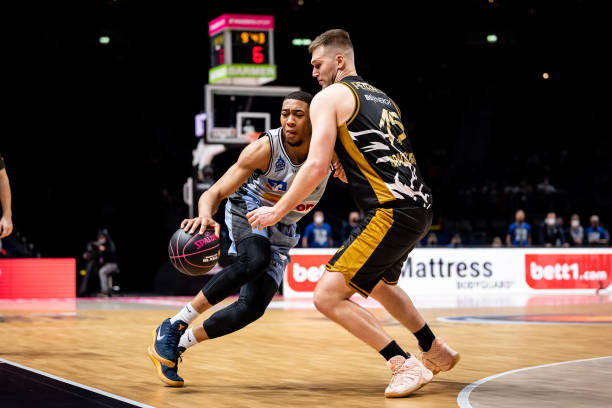 仅彰显了他 仅彰显了他